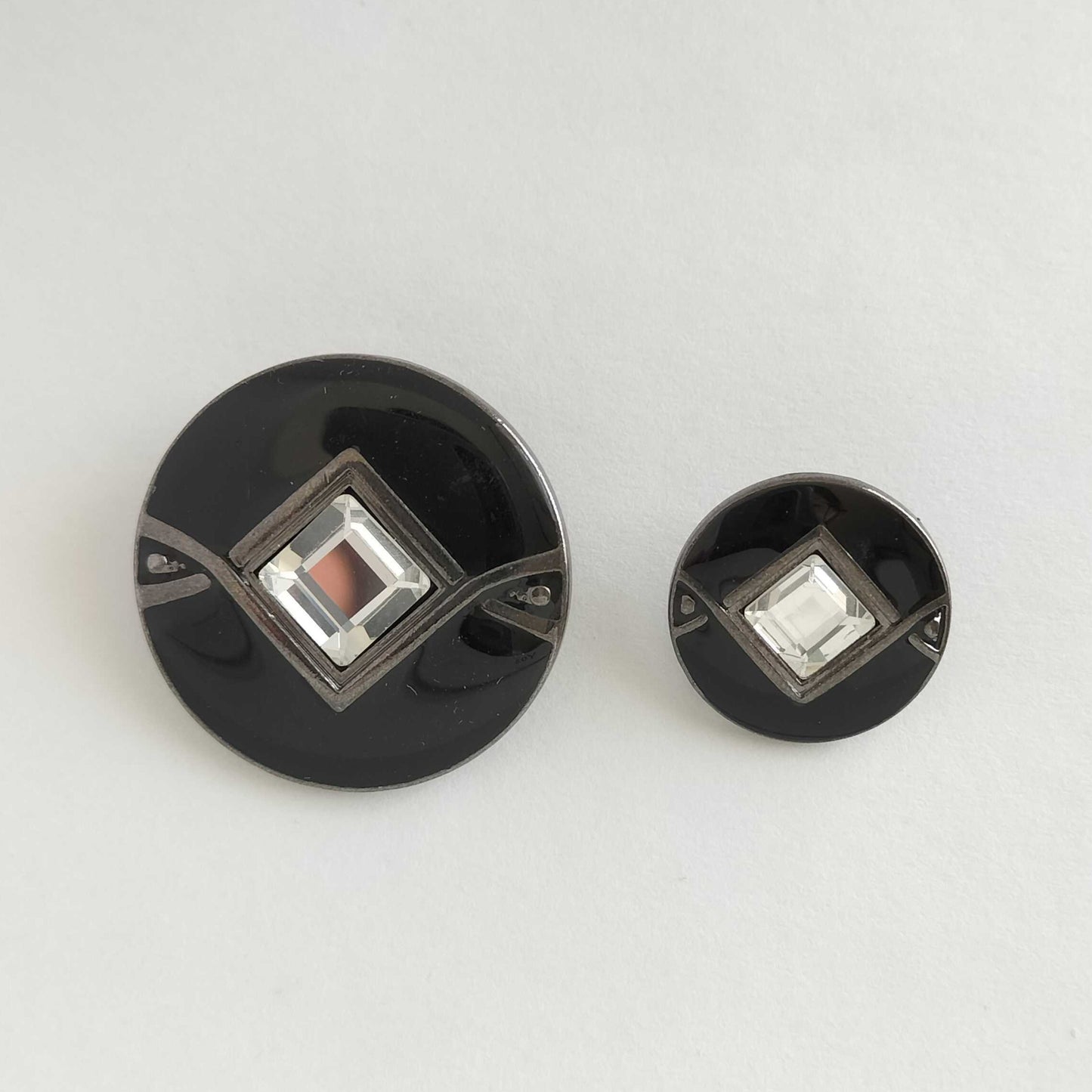 イタリア製 ブラック×シルバーメタルボタン ガラスラインストーン Y11a