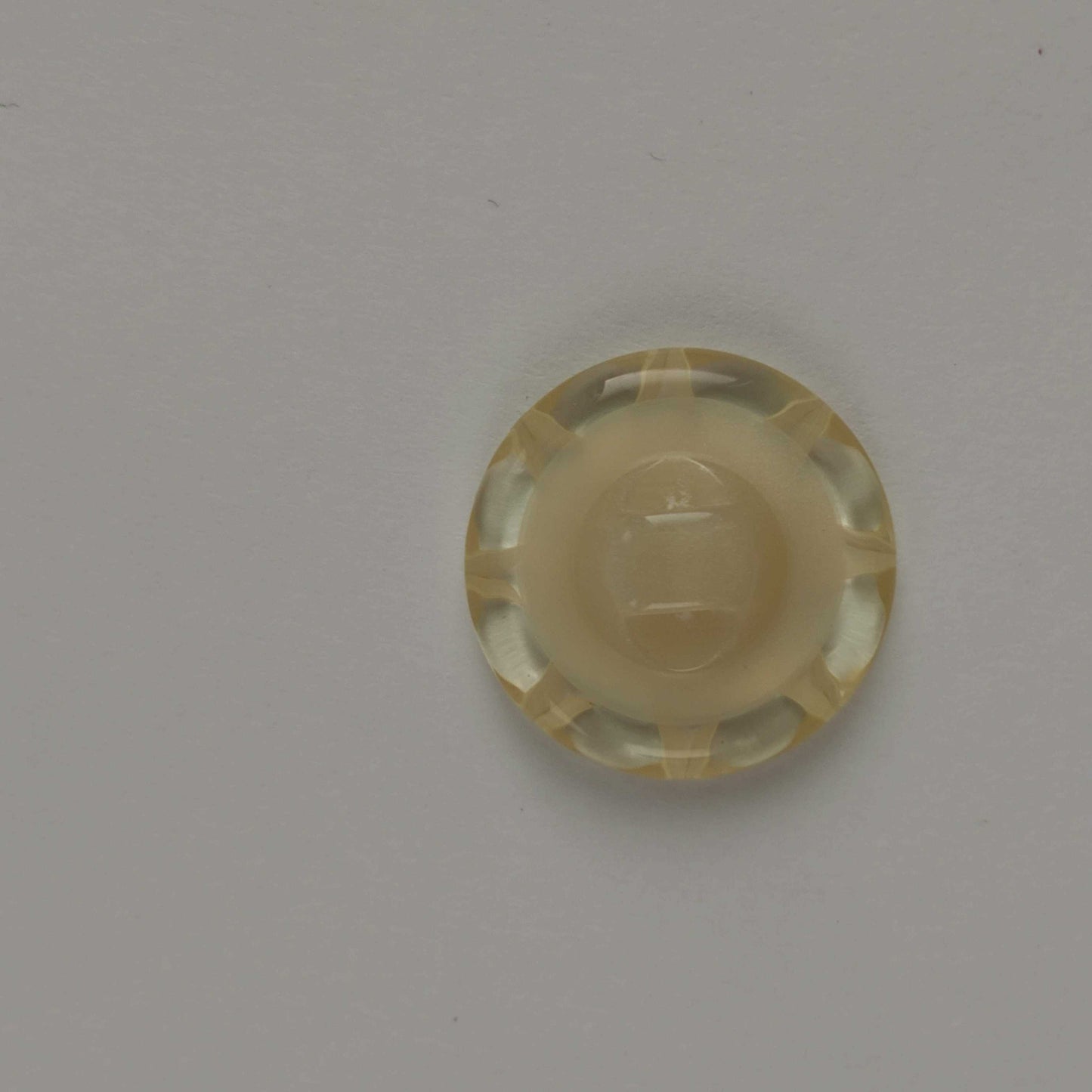 ベージュ　クリア　ラインストーン　フランス製　R272