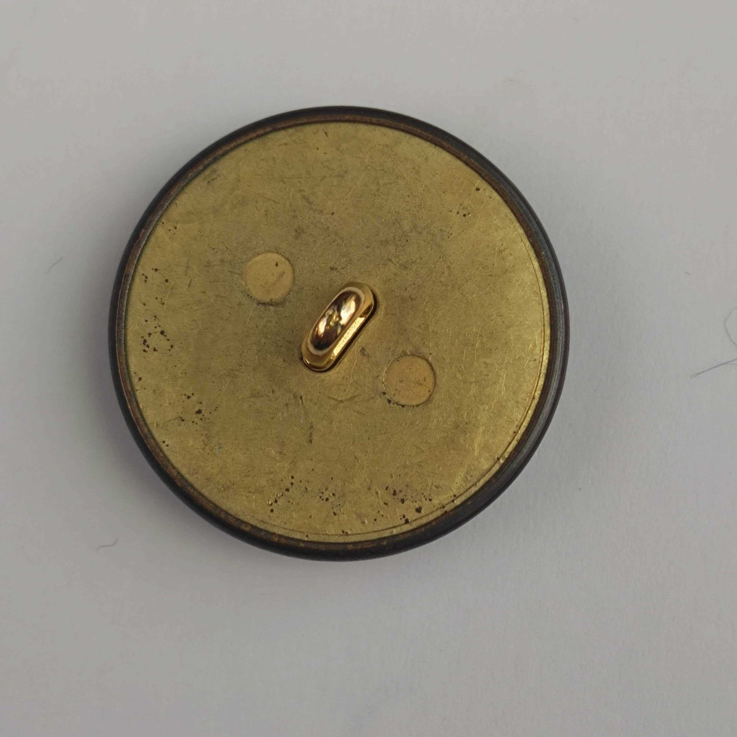 ドイツ製　アンティークゴールド　メタル　R357